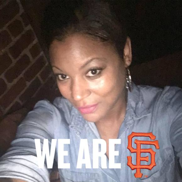 Meet your Posher, Tenishia - Picture 1 of 1